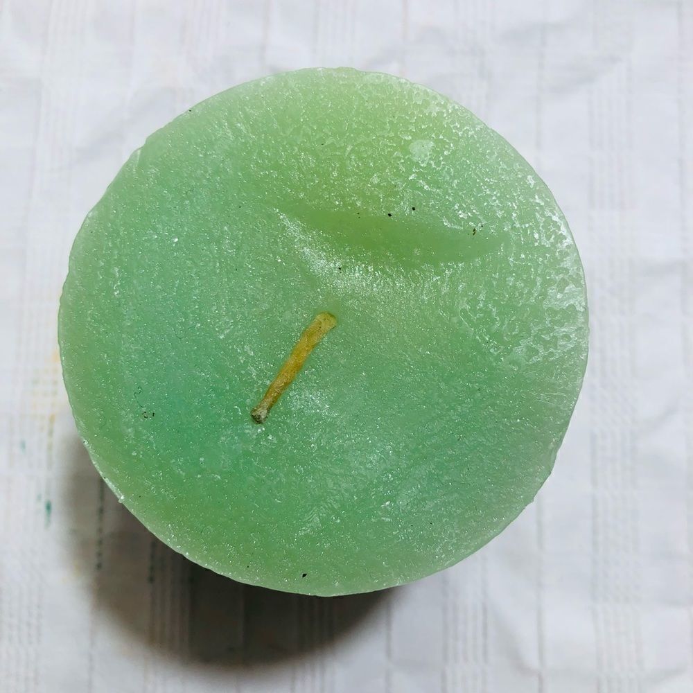 Handcrafted Timber Scented Candle (Green) - Picture 7 of 10